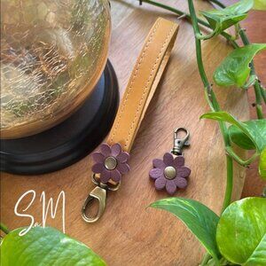 Handmade Wristlet / Grab Strap with matching Zipper-Pull!